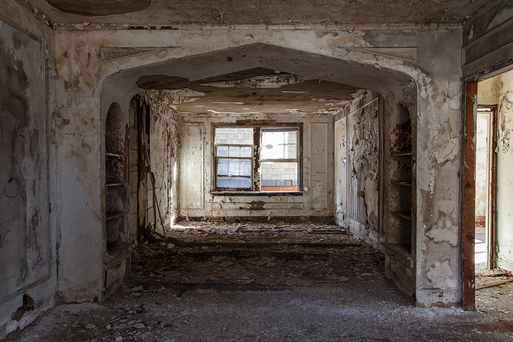 Castle Apartments copyright 2023 sublunar