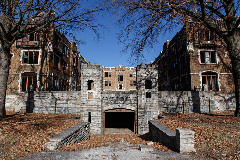Castle Apartments copyright 2023 sublunar