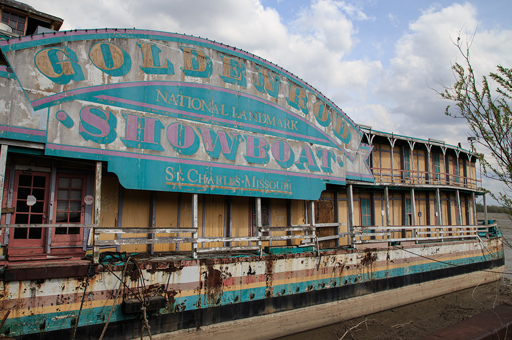 Goldenrod Showboat © 2014 sublunar 