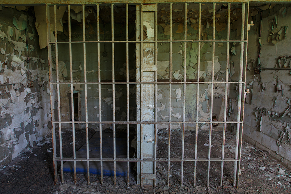 Renz Women's Prison © 2014 sublunar